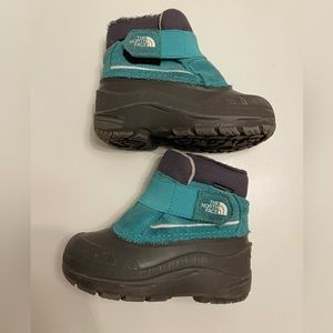 The North Face toddler unisex teal Alpenglow winter boots- size 7